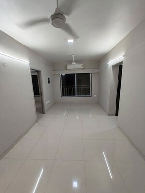 2 BHK Apartment For Rent in Harasiddh Viraaj, Malad East