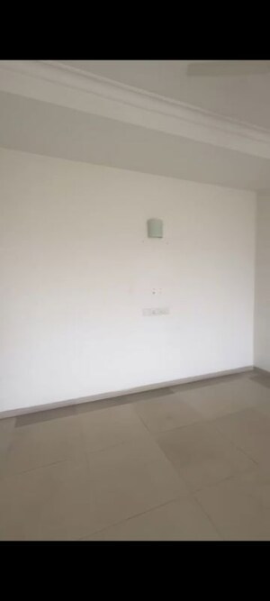 Room in 3 BHK Apartment at Jaypee Pavilion Heights III, Sector 128 – for Rent