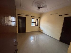 Room in 3 BHK Apartment at Vasant Apartment Mayur Vihar, Mayur Vihar 1 – for Rent