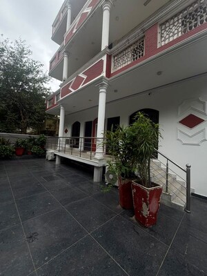 3 BHK Builder Floor – Exterior View View at Sector 14 - for Rent