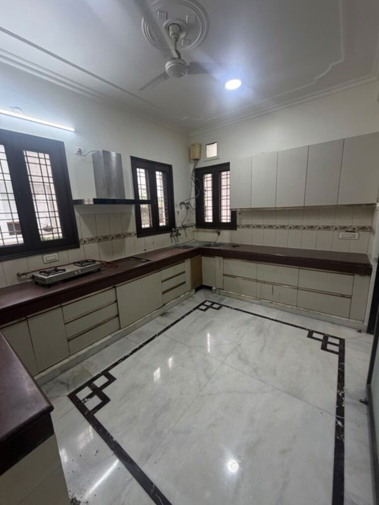 Kitchen, sector 14 3 Bedroom 2300 Sq.Ft. Builder Floor In Sector 14 Gurgaon 10714408