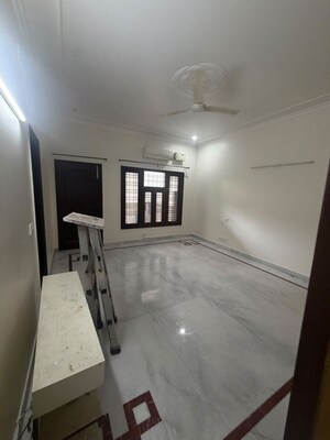 3 BHK Builder Floor For Rent in Sector 14