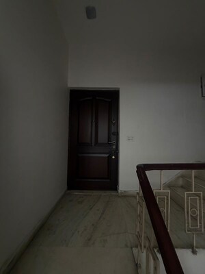 Room in 3 BHK Builder Floor at Sector 14 – for Rent