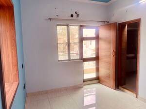 Room in 3 BHK Apartment at Nextra The Address, Mayur Vihar 1 – for Rent