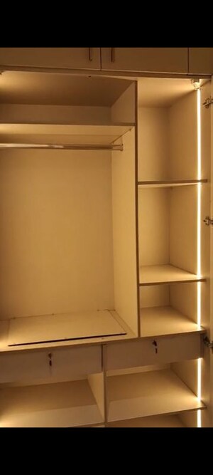 Room in 3 BHK Apartment at Jaypee Kensington Park Apartments, Sector 133 – for Rent