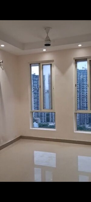 Room in 3 BHK Apartment at Jaypee Kensington Park Apartments, Sector 133 – for Rent
