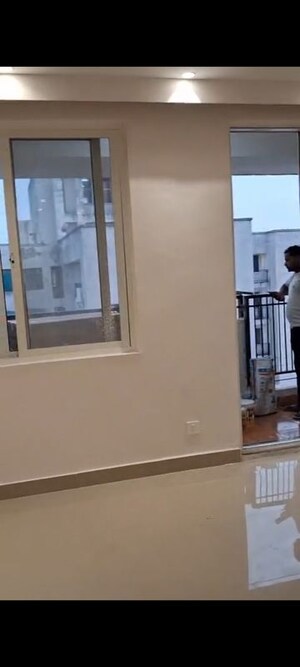 Furnished Amenities in 3 BHK Apartment at Jaypee Kensington Park Apartments, Sector 133 – for Rent