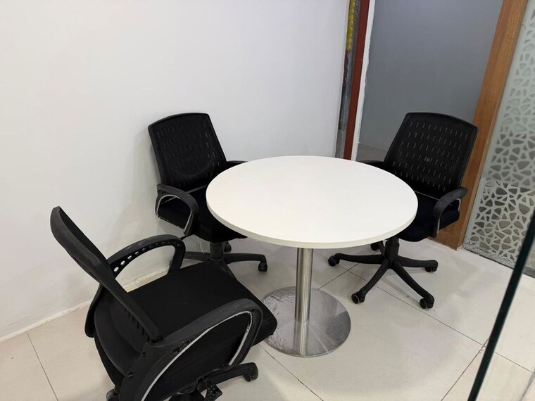 Team Area, spaze-itech-park Commercial Office Space 2978 Sq.Ft. In Sector 49 Gurgaon 10714423