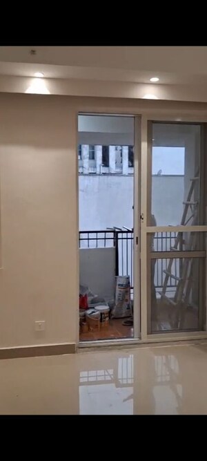Room in 3 BHK Apartment at Jaypee Kensington Park Apartments, Sector 133 – for Rent