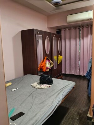 Bedroom in 2 BHK Apartment at Ratnakar Apartment Mumbai, Andheri West – for Rent
