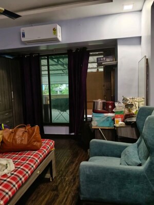 Hall in 2 BHK Apartment at Ratnakar Apartment Mumbai, Andheri West – for Rent