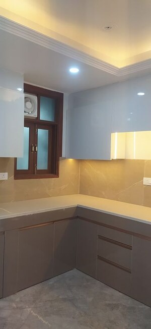 Furnished Amenities in 2 BHK Builder Floor at Malviya Nagar – for Rent