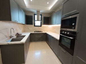 Kitchen in 3 BHK Builder Floor at Sector 41 – for Rent