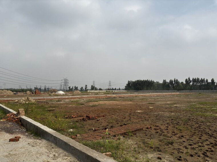 undefined, noida central  100 Sq.Yd. Plot In Noida Central Noida 10714467