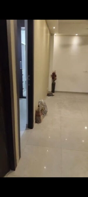 Room in 2 BHK Apartment at Windsor Paradise 2, Raj Nagar Extension – for Rent