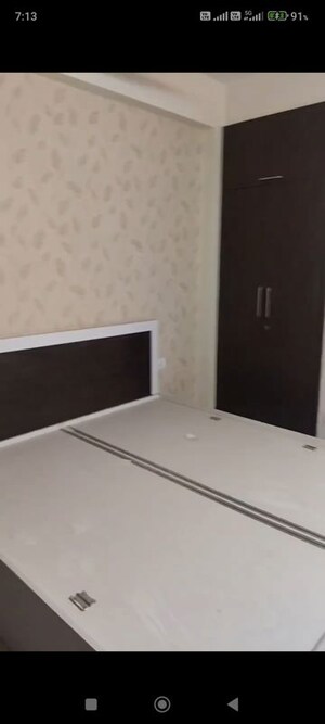 Furnished Amenities in 2 BHK Apartment at Windsor Paradise 2, Raj Nagar Extension – for Rent
