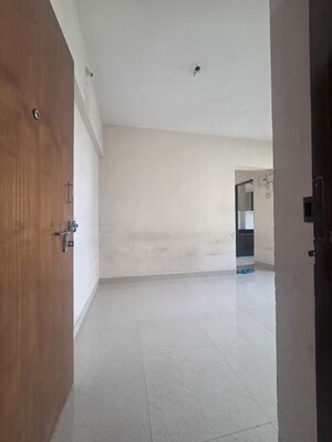 Room in 1 BHK Apartment at Goregaon West – for Rent