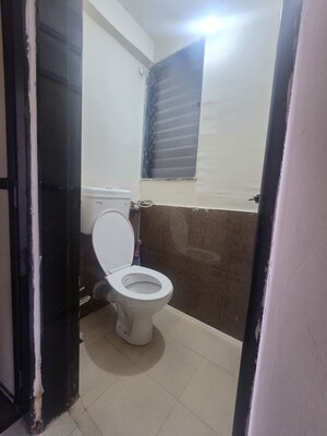 Bathroom in 1 BHK Apartment at Goregaon West – for Rent