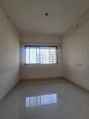 Room in 1 BHK Apartment at Goregaon West – for Rent