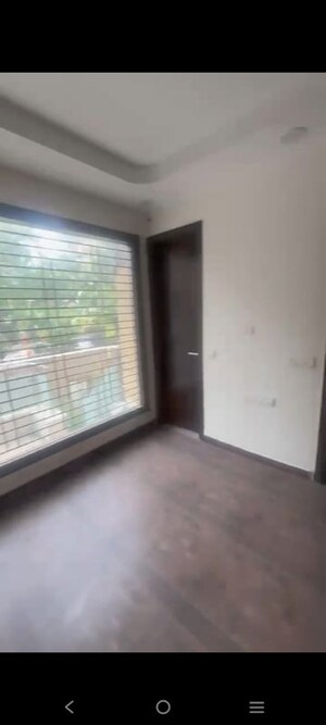 Room in 3 BHK Builder Floor at Lajpat Nagar – for Rent