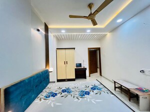 Bedroom in 2 BHK Apartment at Aarna Apartment, Senapati Bapat Road – for Rent