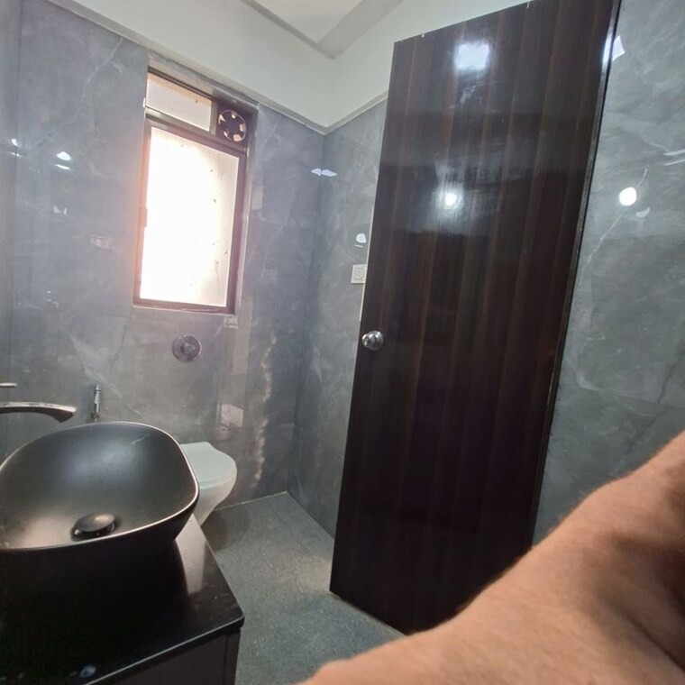 Bathroom, lotus-unity 3 Bedroom 1003 Sq.Ft. Apartment In Versova Mumbai 10714498