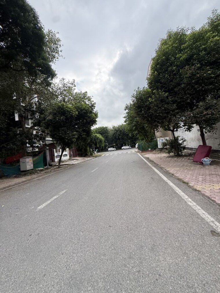 undefined, sector 105  112 Sq.Yd. Plot In Sector 105 Noida 10714483