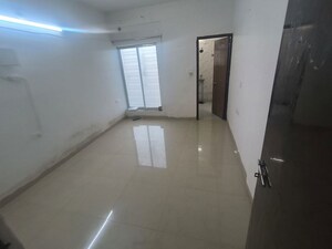 Room in 3 BHK Apartment at Topsia – for Sale