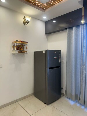 Room in 2 BHK Apartment at Rishita Manhattan, Gomti Nagar – for Rent