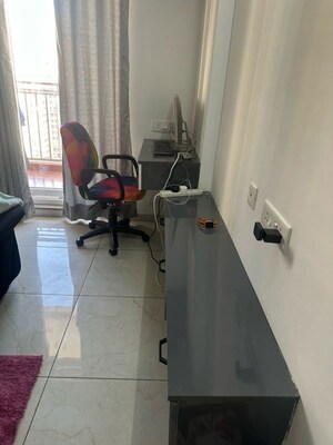 Team Area in 2 BHK Apartment at Rishita Manhattan, Gomti Nagar – for Rent