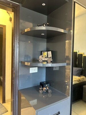Furnished Amenities in 2 BHK Apartment at Rishita Manhattan, Gomti Nagar – for Rent