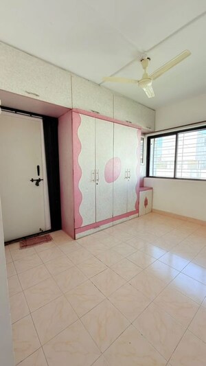Room in 2 BHK Apartment at Seema Garden, Kothrud – for Rent