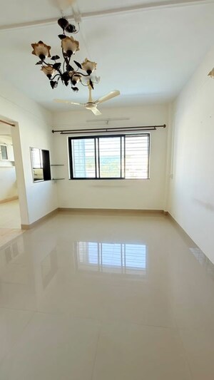 Room in 2 BHK Apartment at Seema Garden, Kothrud – for Rent