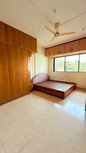 Room in 2 BHK Apartment at Seema Garden, Kothrud – for Rent