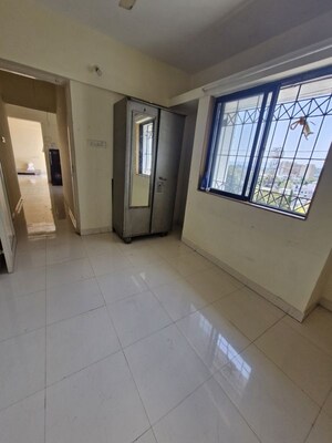 Room in 2 BHK Apartment at Hill Crest Apartments, Kothrud – for Rent