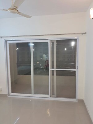 Room in 2 BHK Apartment at Pardos Okas Residency, Sushant Golf City – for Rent