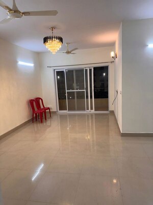 Room in 2 BHK Apartment at Pardos Okas Residency, Sushant Golf City – for Rent