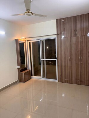 Room in 2 BHK Apartment at Pardos Okas Residency, Sushant Golf City – for Rent
