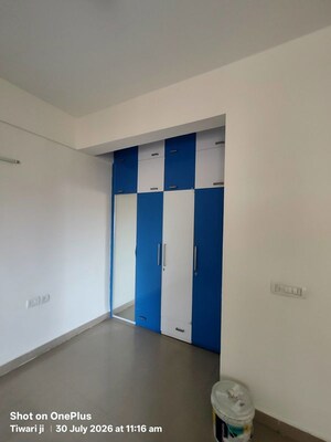 Room in 3 BHK Apartment at Civitech Stadia, Sector 79 – for Rent