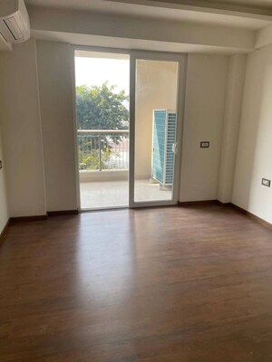 Room in 4 BHK Apartment at Conscient Heritage One, Sector 62 – for Sale