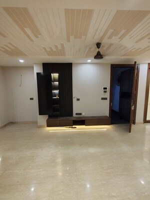 Room in 4 BHK Apartment at Conscient Heritage One, Sector 62 – for Sale
