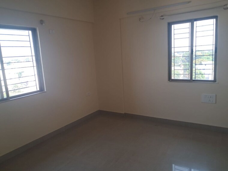 Room, central silk board 6+ Bedroom 30000 Sq.Ft. Independent House In Central Silk Board Bangalore 10714594