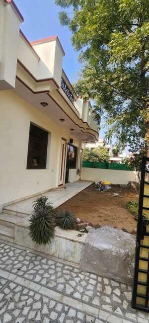 6 BHK Independent House – Exterior View View at Jagdamba Nagar - for Rent