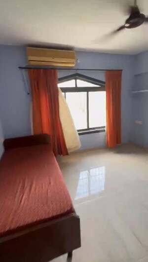Room in 3 BHK Apartment at Andrea Apartment, Vile Parle East – for Rent