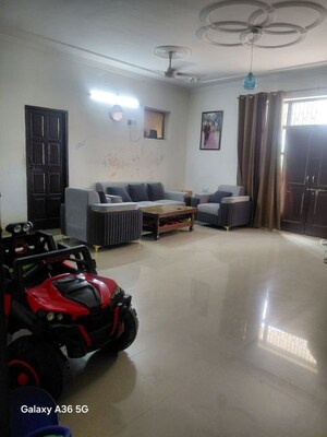 Living Room in 2 BHK Builder Floor at Sector 15 – for Rent