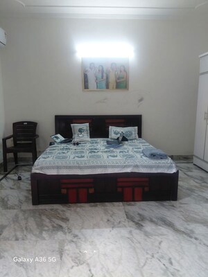 Bedroom in 2 BHK Builder Floor at Sector 15 – for Rent