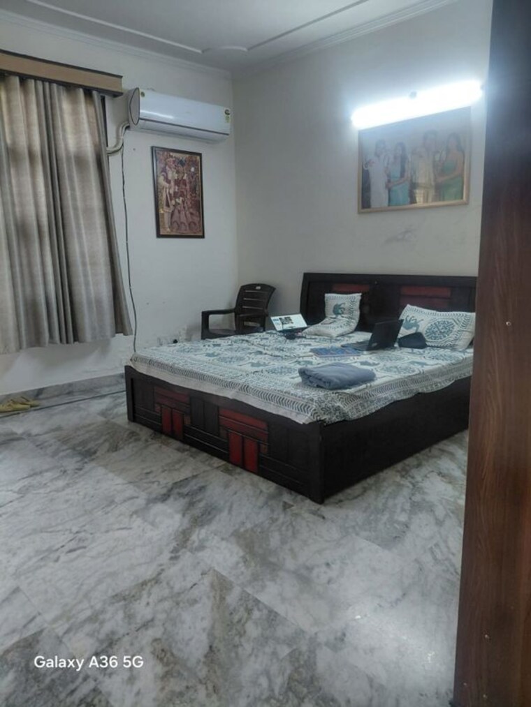 Bedroom, sector 15 2 Bedroom 3000 Sq.Ft. Builder Floor In Sector 15 Gurgaon 10714642