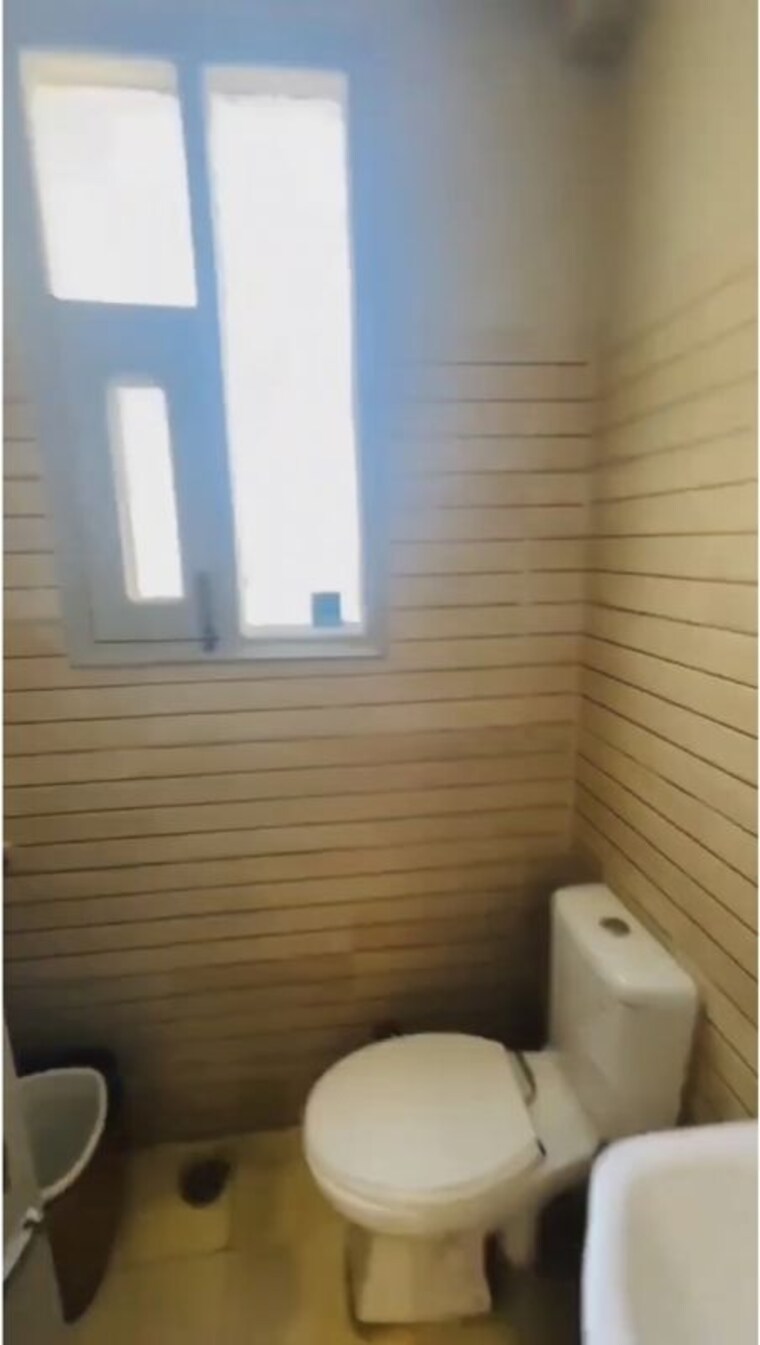 Bathroom, kharar road 2 Bedroom 975 Sq.Ft. Apartment In Kharar Road Mohali 10712353