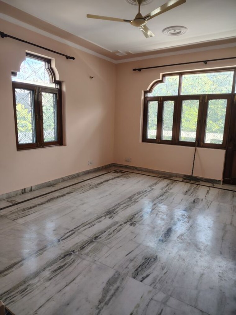 undefined, sector 56 6 Bedroom 162 Sq.Ft. Villa In Sector 56 Noida 10714647