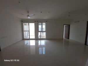Room in 3 BHK Apartment at Mahindra Eden, Kanakapura Road – for Rent